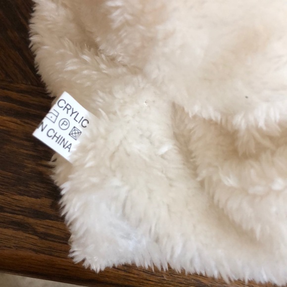 BeanieCream Color With Rhinestones. - Picture 5 of 6